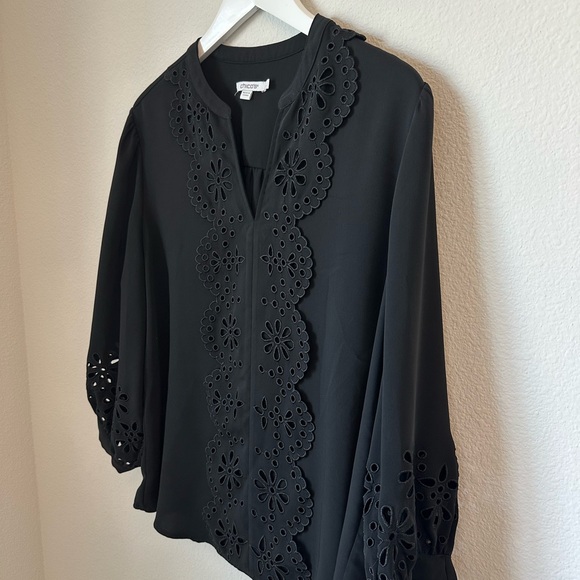 ☀️ CHICO’S Satin Eyelet Popover Blouse - Picture 7 of 15